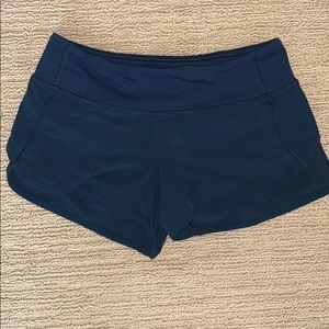 Lululemon 2.5” Speed Up Short